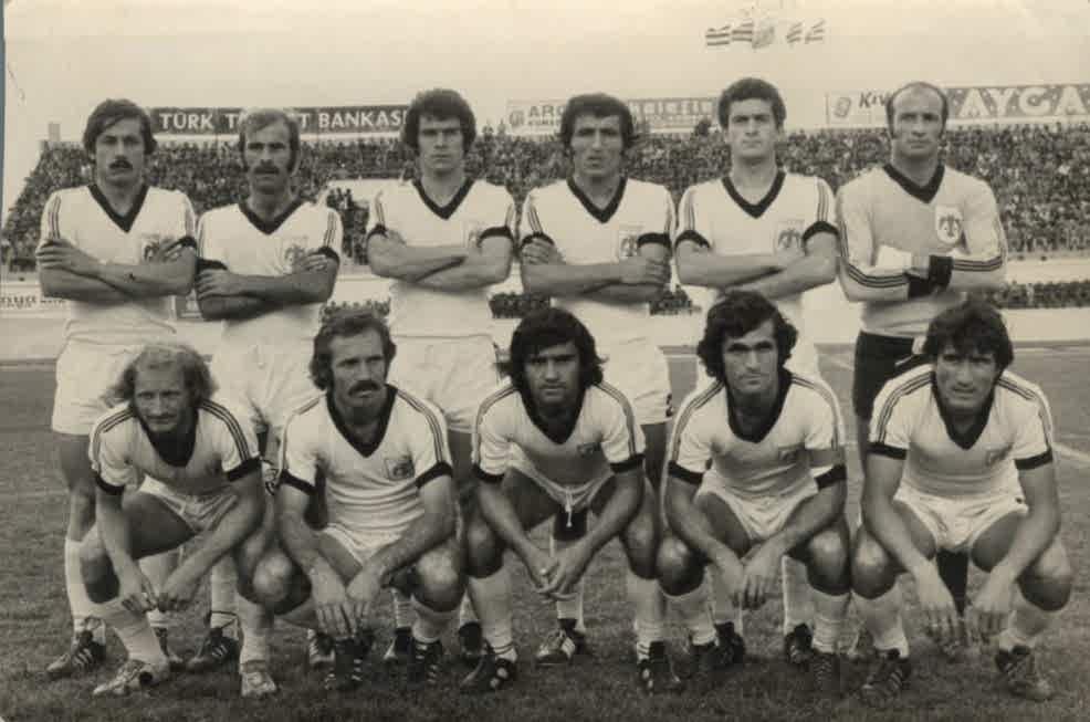1973-74 — Halter takımı grup fotoğrafı